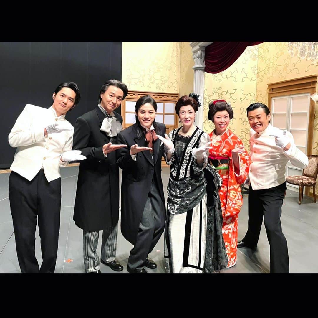 長田光平さんのインスタグラム写真 - (長田光平Instagram)「坂本冬美特別公演『華麗なるサギ師たち』 昨日千穐楽でした。  最高に楽しく、学び多き時間でした。 本当に寂しい。  座組の皆さんが大好きです‼️  劇場にご来場していただいた皆様 応援してくださった皆様  本当にありがとうございました‼️‼️‼️」2月27日 7時24分 - khi_official912