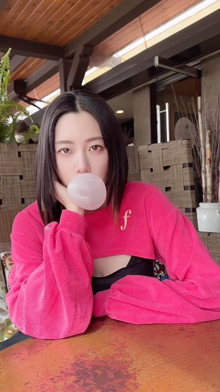 クララのインスタグラム：「💓 @fiveline.official」