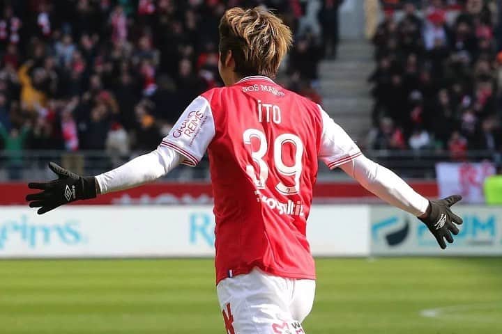 のインスタグラム：「親友が見に来てくれた試合で久々にゴール決めれて嬉しかった〜」