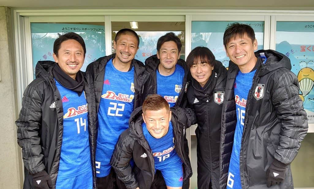 中田浩二さんのインスタグラム写真 - (中田浩二Instagram)「宝くじドリームサッカーin春日⚽️  午前中の子どもたちへの指導は啓太と！ 午後のエキシビジョンマッチにもたくさんの方が観戦にきてくれてありがとうございました！ 60分フル出場で頑張りました〜！  #宝くじドリームサッカー  #福岡県春日市  #元サッカー日本代表  #79年組 #黄金世代」2月27日 15時38分 - koji.nakata_official