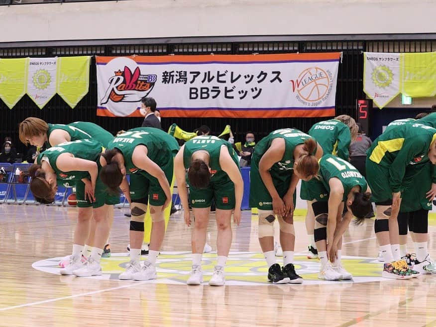 岡本彩也花さんのインスタグラム写真 - (岡本彩也花Instagram)「🔥home game🔥 沢山の応援ありがとうございました。 なかなか千葉で試合がないのですが3月18.19日に八千代で試合があるので会場でお待ちしています🔥 . . 復帰して2ヶ月ちょっと経ちました。 そして来月には…怪我から1年経ちます。 少しずつだけど動けるようになってお膝も毎日頑張ってくれています🔥 まだへなちょこですが…笑 まだまだこれからですね！ 無理なく自分のペースで🏃‍♀️」2月27日 10時26分 - reachan11