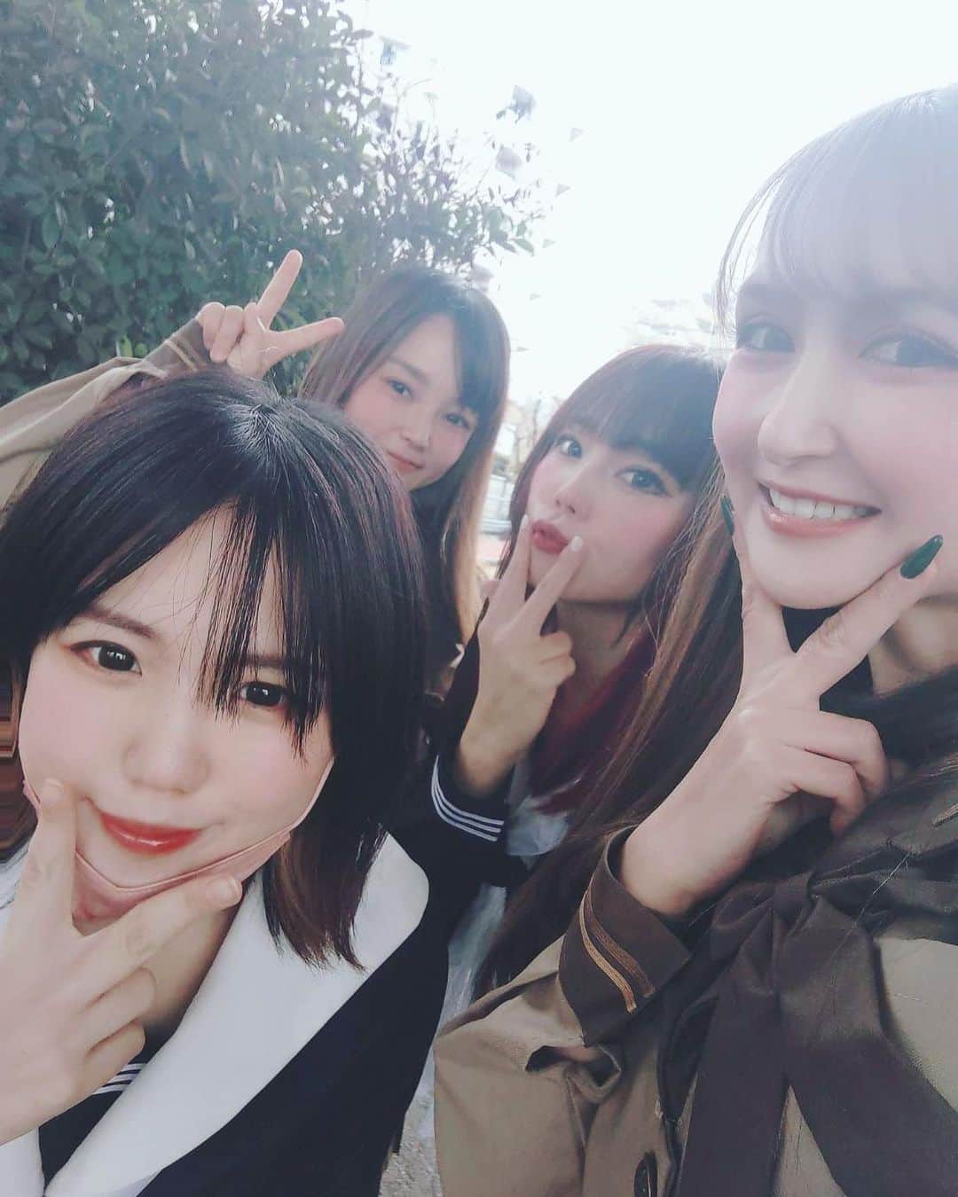 森本レオ子のインスタグラム：「ピンサロ感が抜け、クイズ番組優等生キャラのステージへ。  コスプレはもういいだろ……と思いつつ、スケジュールが決まってからのコスプレ後告知もあるから面倒でｽﾞﾙｽﾞﾙ🕺  #漫画パチンカー #コスプレ」