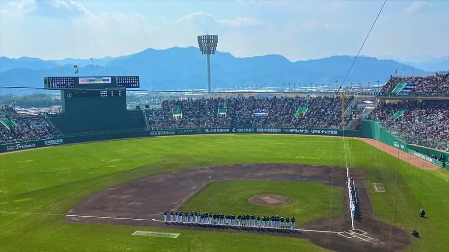 諸國沙代子のインスタグラム：「. #侍ジャパン -ホークス戦 @ひなたサンマリンスタジアム宮崎 土曜日の試合！ 超弾丸だったけど楽しかったー！ . “声出し応援”がないことに慣れて 個人的には静かな野球観戦でも 特に不都合を感じていなかったんですが、 この日に久しぶりに生で 鳴り物とかヒッティングマーチとか チャンテを聞いて、 やっぱりテンション上がりました！ . 今日から冬休みを頂きます✈️⚾️ 今週の木金のすまたんスポーツコーナーは 立田アナ担当です！」