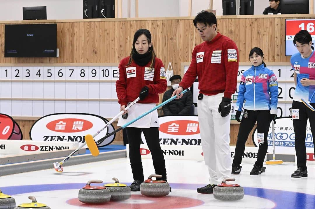 山口剛史さんのインスタグラム写真 - (山口剛史Instagram)「カーリングミックスダブルス日本選手権4位でフィニッシュ！応援ありがとうございました🔥  次は男子世界選手権に向かってファイヤーして行きたいと思います‼️  たくさんの皆様ありがとうございました😊  #カーリング #ミックスダブルス #フジヤマ #めもるホールディングス  #moneyschool101  #コンサルトジャパン #ロコソラーレ #SC軽井沢クラブ」2月27日 13時19分 - yama37curl