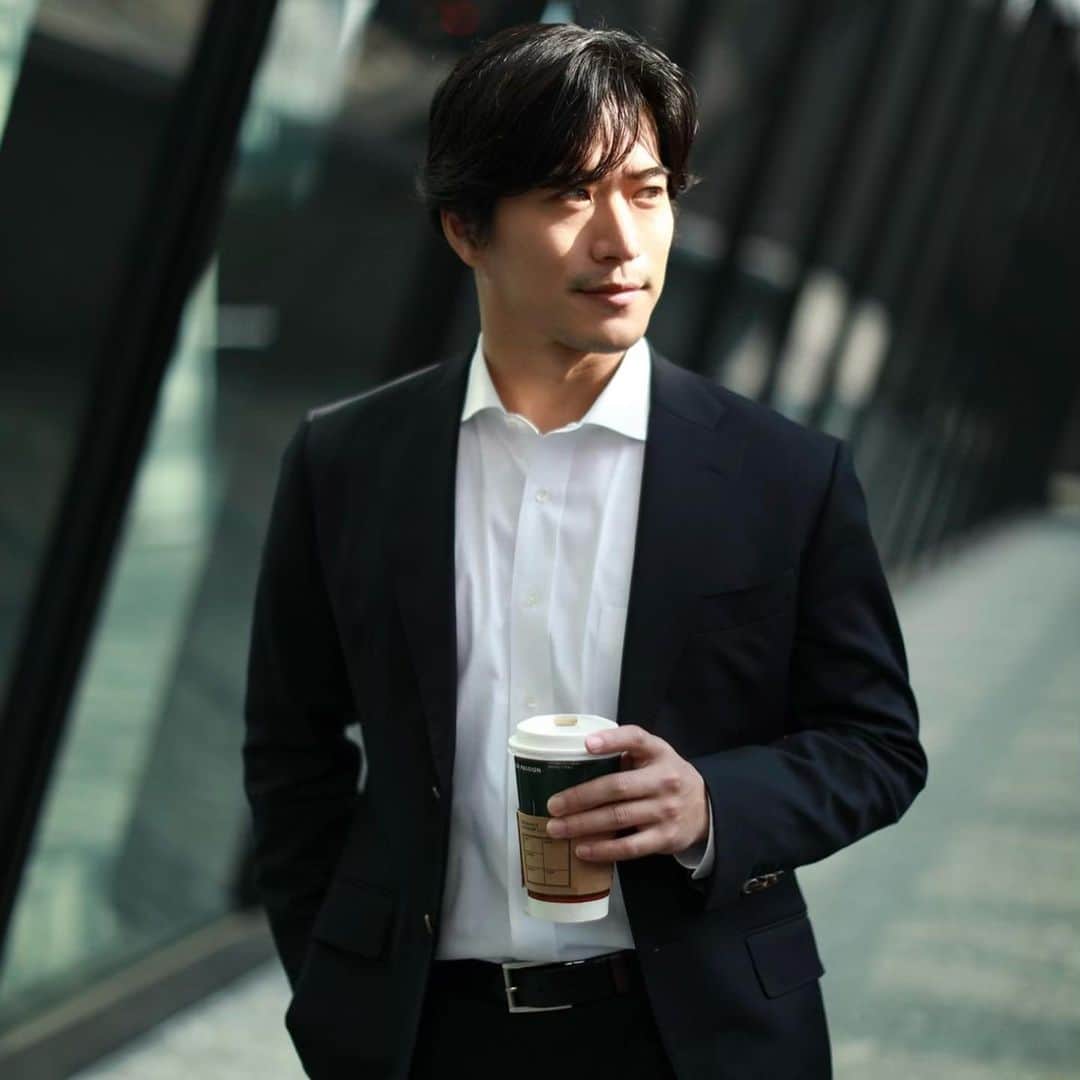 のインスタグラム：「Hi guys!? Let’s take a break☕️ * * 📸@masayanng  * * * #japanesemodel #mensmodel #malemodel #asianmodel」