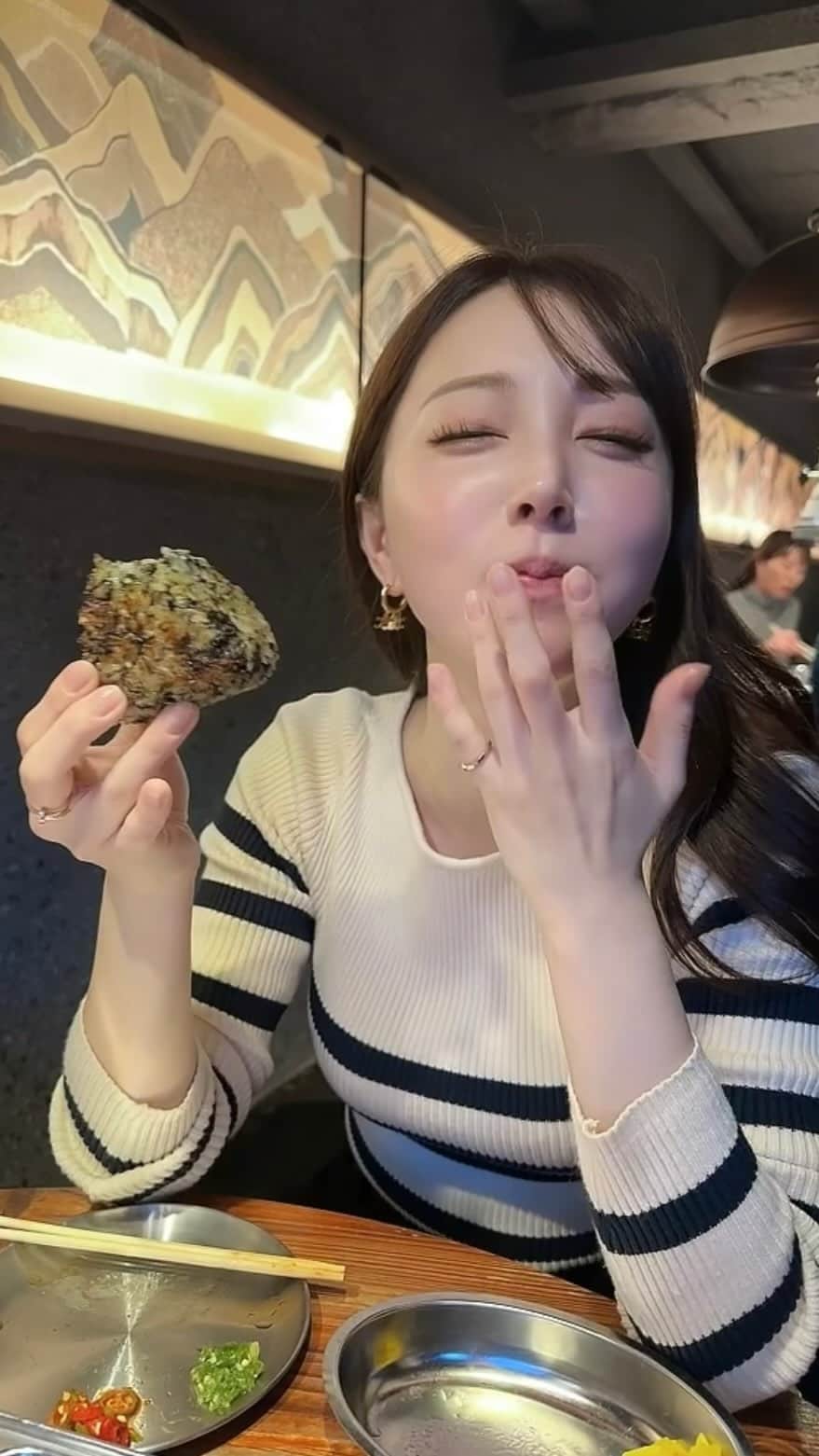 のインスタグラム：「송계옥 韓国の焼き鳥屋さん  まだ日本人にはあまり知られていなくて 韓国の友達がおすすめしてくれた♡  現地では人気があるお店なので チェックしてみてね😋」