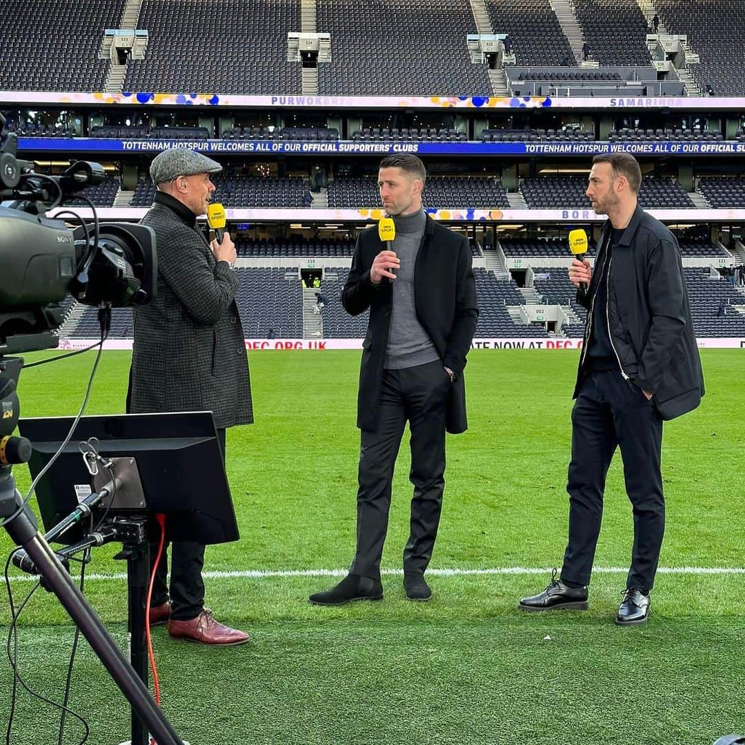 ガリー・ケーヒルさんのインスタグラム写真 - (ガリー・ケーヒルInstagram)「London derby yesterday with @bbcfootball 🎤⚽️」2月27日 23時24分 - garyjcahill