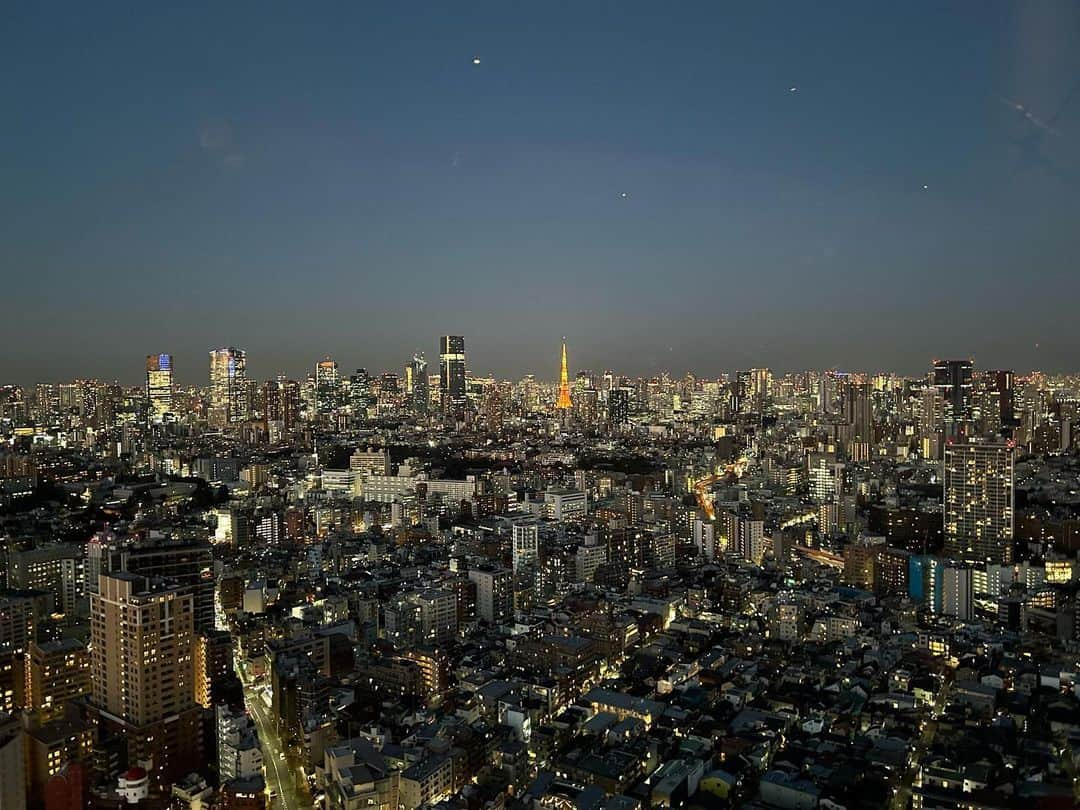 中岡由佳さんのインスタグラム写真 - (中岡由佳Instagram)「❇︎ 18時の東京タワー🗼　 #nightview #TokyoTower #nofilter  #Tokyo  #Japan」2月27日 23時41分 - yuka_nakaoka