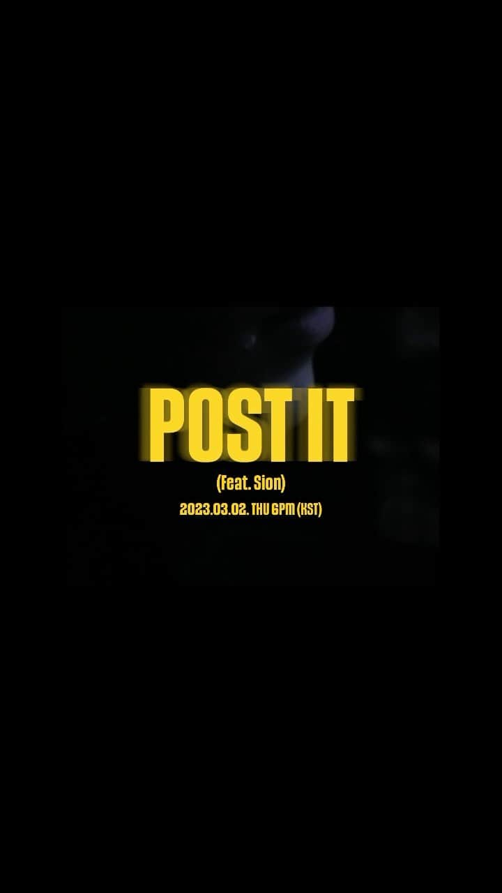 ヨン・ジュンヒョン のインスタグラム：「POST IT (Feat. 시온) M/V Teaser 🔗 https://youtu.be/h31ek8qxr3o  2023.03.02. THU 6PM (KST)  @bigbadboii #용준형 #YONGJUNHYUNG #POST_IT #BLACK_MADE」