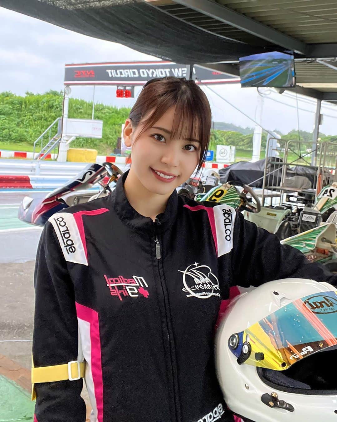 蒼乃茜のインスタグラム：「風は強すぎたけどまたカートまたやりたいな〜🏎  #カート #サーキットへ行こう  #レース女子 #新東京サーキット  #カーレース」