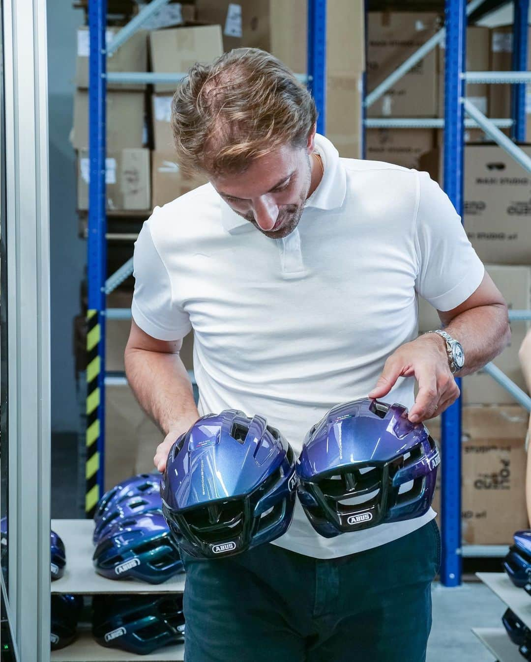 ファビアン・カンチェラーラさんのインスタグラム写真 - (ファビアン・カンチェラーラInstagram)「Throwback to to my fist visit in the innovative helmet factory of @abus_cycling in Northern Italy, some weeks ago. It’s always exciting to get behind-the-scenes and gain insights on how the products are made. 🤩 How do you like their new model «PowerDome, Made in Italy»?  📸@terragraphy #TeamCancellara #performanceprotection」2月27日 15時45分 - fabian_cancellara