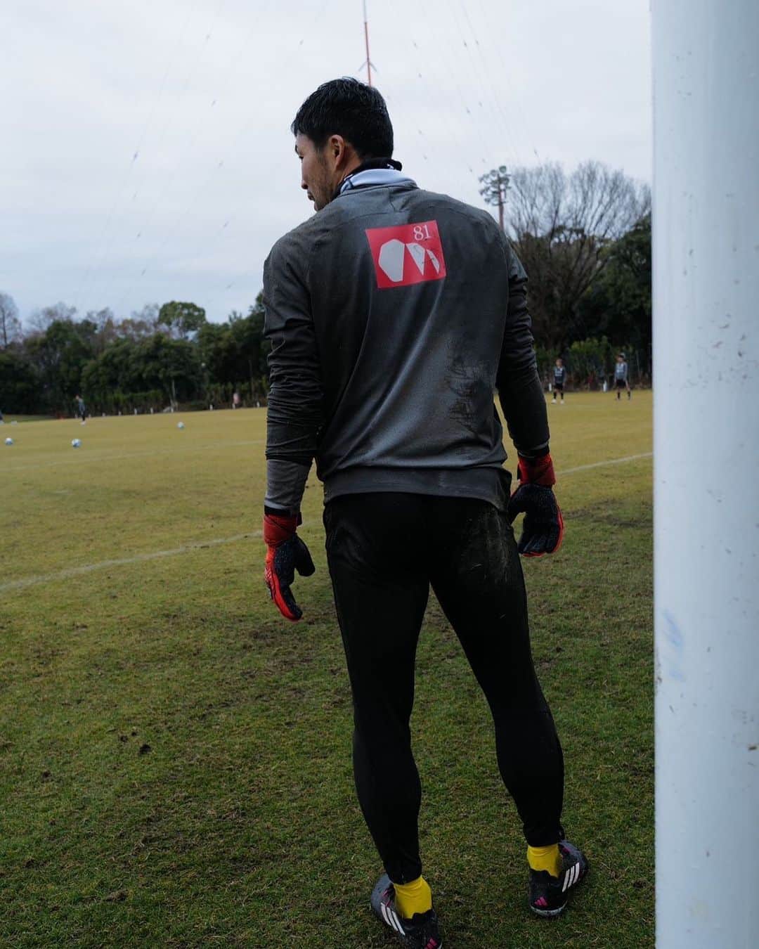 徳重健太のインスタグラム：「training.  @ehimefc12  @ehimefc_1cut  @satoryo0929」