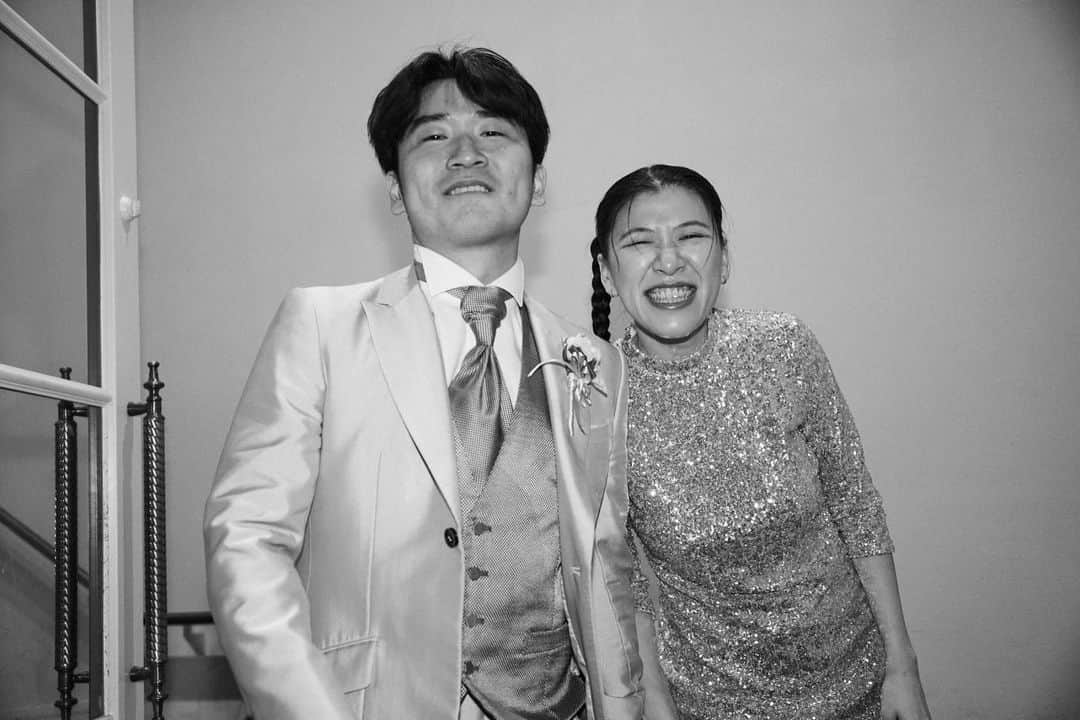 宮本由梨さんのインスタグラム写真 - (宮本由梨Instagram)「Perfect wedding party Smile love smile ❤️‍🔥❤️‍🔥❤️‍🔥 Thank you so much ✌️✌️ That was incredible like a sweet sweet dream 🫶 Love you all 🥰 Photo @waka__a  Dress @basicks_official」2月27日 16時16分 - miyamoto_yuri_