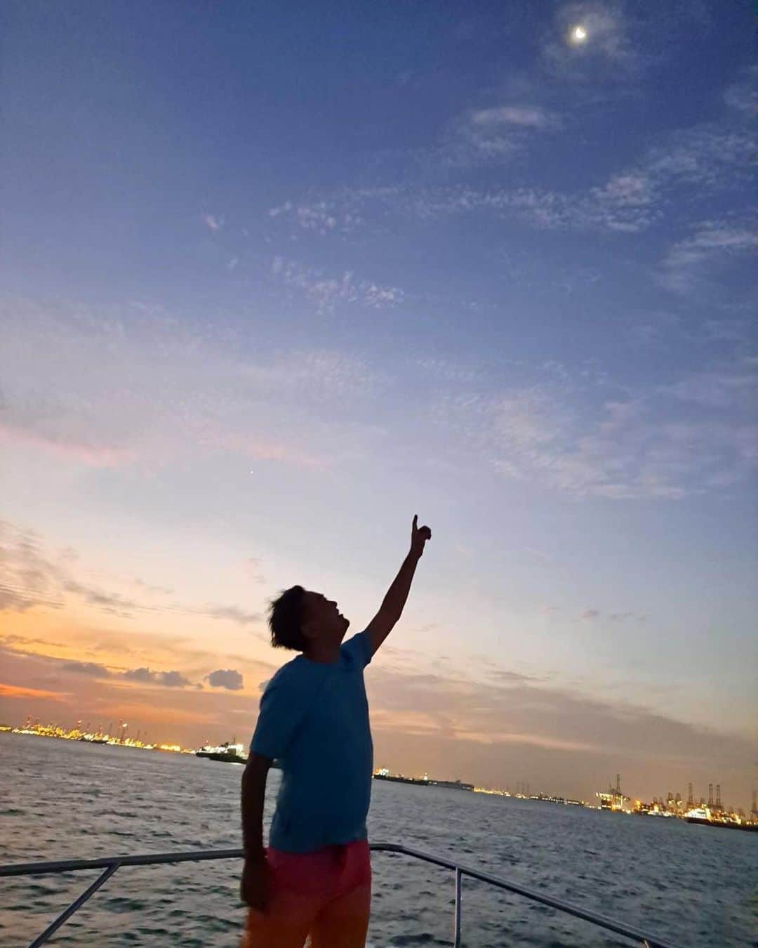 小林明実さんのインスタグラム写真 - (小林明実Instagram)「memory silhouette💖✨  #singapore  #cruise」2月27日 16時35分 - akemi.1177