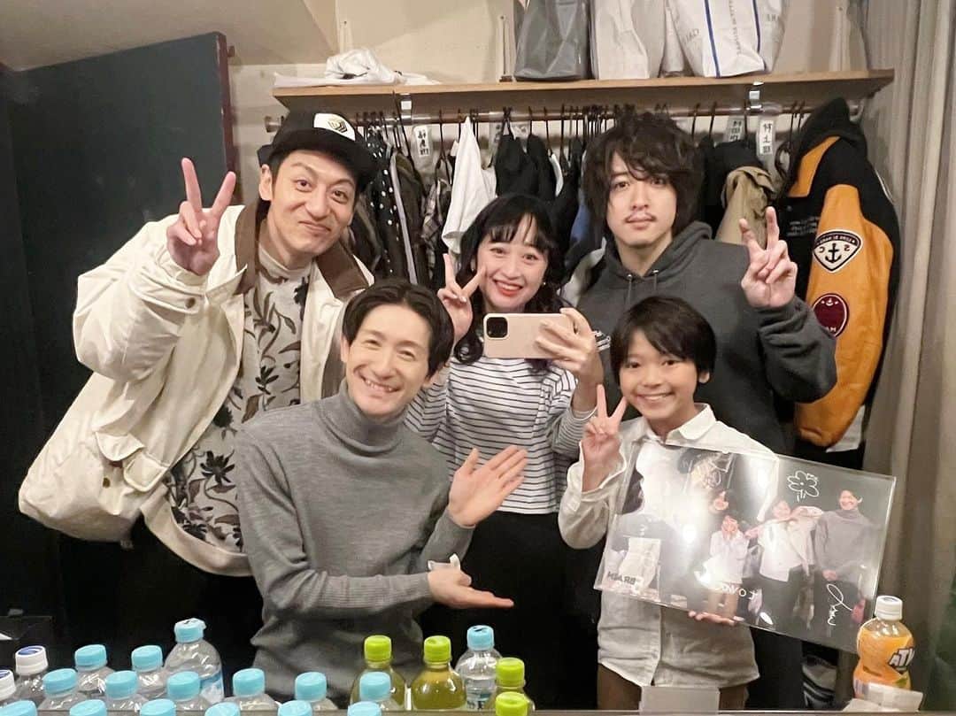 小川暖奈のインスタグラム：「「５ＢＲＡＩＮ」の千秋楽でした！  私は、とろサーモン村田さん脚本演出の「リース」に出演させていただき、 あっという間でしたが濃い時間を過ごさせていただきました！  皆様、ありがとうございました！！  #下北沢演劇祭 #小劇場楽園」
