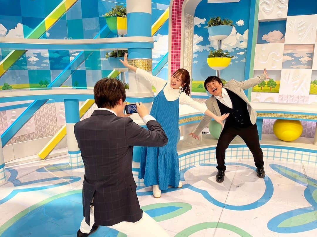 朝日放送「おはよう朝日土曜日です」のインスタグラム：「いつも働き者のしんぺーカメラマン📸 #本番終わり#ひと仕事 #いつもありがとう #先週も#ご覧いただきありがとうございました  #おは土#おはよう朝日土曜日です#ABCテレビ #北村真平#福井治人#増田紗織#ABCアナウンサー #女と男#市川#堀くるみ」