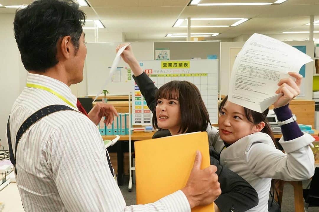 のインスタグラム：「『#社畜OLちえ丸日記』#Hulu にて絶賛配信中💻💫✨✨」