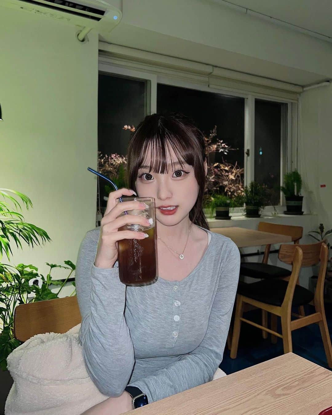 じゅんなさんのインスタグラム写真 - (じゅんなInstagram)「ポニーテール‎🐱🐾 コーヒーだいすき   #포니테일」2月27日 18時41分 - junnadayoo