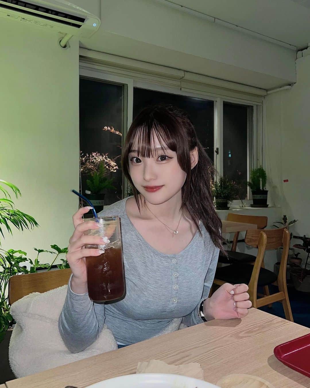 じゅんなさんのインスタグラム写真 - (じゅんなInstagram)「ポニーテール‎🐱🐾 コーヒーだいすき   #포니테일」2月27日 18時41分 - junnadayoo