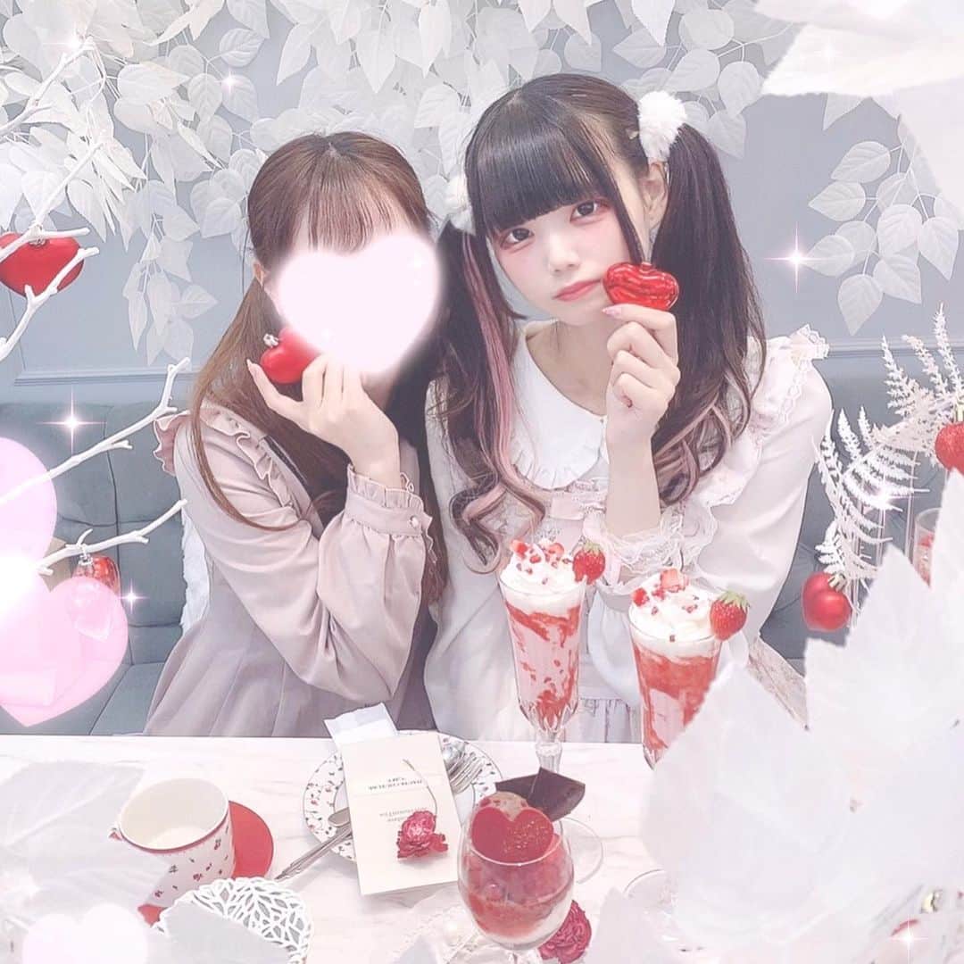 ゐななのインスタグラム：「ゐななのおたくちゃんとアフヌン🫢♡(!?)  デート特典でここ行きたいって言ってくれたの🥲💖 推し実在の推し活で面白いしどっちも実感湧いてなくてふわふわしてたね(ᐢ◜𖥦◝ ᐢ)  応援してくれる子が居ること改めて感じられてもっと大事にするぞと思いました🙏🏻😌 幸せだった〜！！！🌟🌟」
