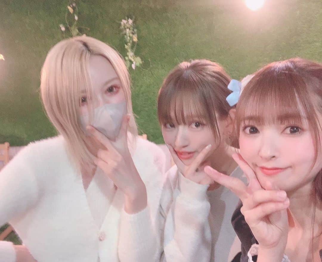 小野晴香のインスタグラム：「ほんと レアな3shotだね！  ゆいの“心の友ちゃん”とはお初でちた📸♡」