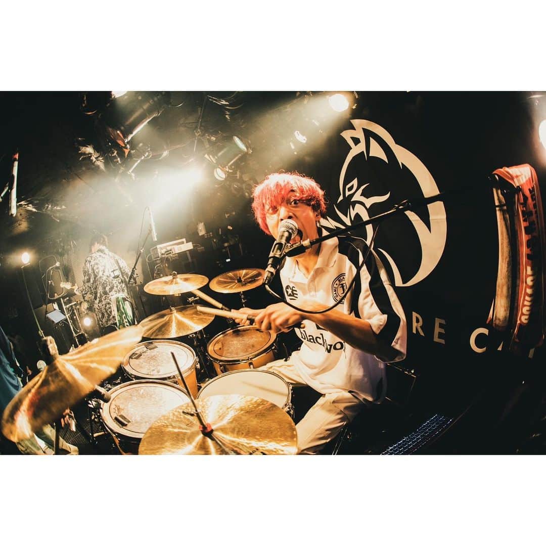 Hasshi（はっしー）さんのインスタグラム写真 - (Hasshi（はっしー）Instagram)「2023.2.24 渋谷CLUB CRAWL 「BREAKING BIRTHDAY 睦ニキ生誕祭」  俺達の大好きなライブハウスが少しずつ戻ってきたのを肌で感じられた、最高の夜でした！ 来てくれた皆ありがとう🤘  Photo：@mnmy_0073   #voisquarecat #ぼいすく #drums #drum #drummer #rock #ドラムス #ドラマー #ドラム #ドラム男子 #ロックドラマー #sakae #sakaedrums #sakaeosakaheritage #paiste #🥁 #邦楽ロック #邦ロック #ロックバンド #ライブバンド  #fashion #ライブ写真 #photo #livephoto」2月27日 19時14分 - hasshi_vsc