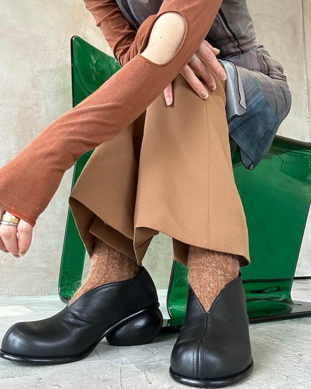 nanako itoのインスタグラム：「もうすぐ春🌷 靴も下ろしました👞」