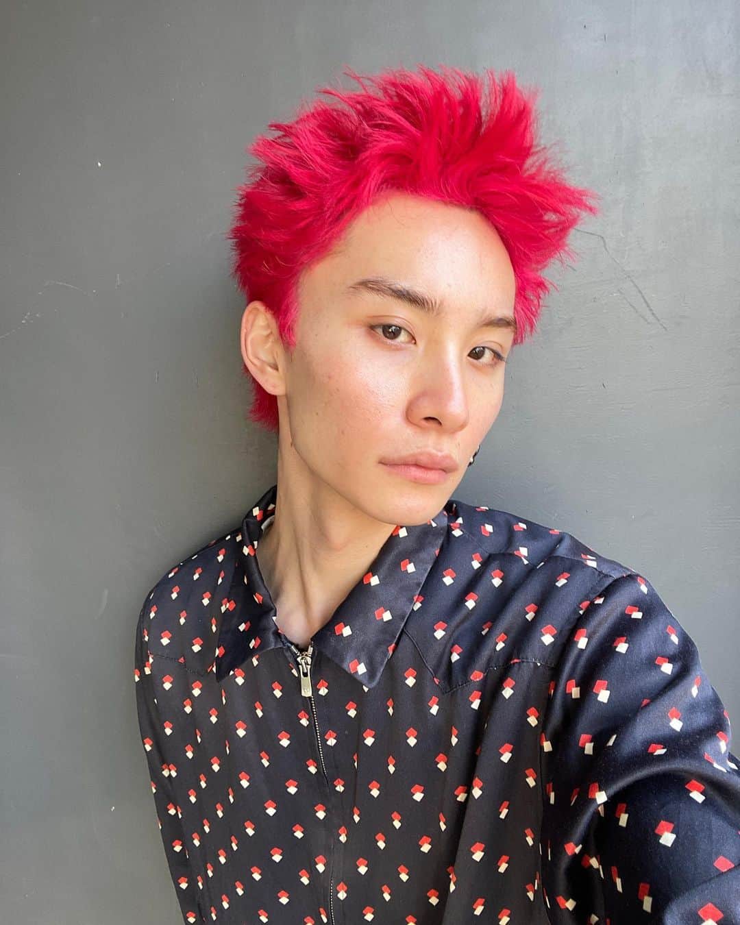 のインスタグラム：「Red mode」