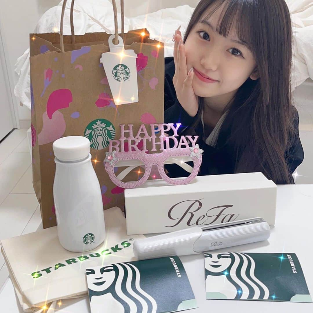 石田凛音さんのインスタグラム写真 - (石田凛音Instagram)「・ お誕生日お祝いしてもらいました🎂  めーーーっちゃ嬉しかった( > < )‎  YouTube上がってるので是非見てね💞  #誕生日サプライズ  #お誕生日  #石田凛音  #お祝いありがとう #jc3 #15歳 #誕生日プレゼント #スタバ大好き」2月27日 19時46分 - rion_224