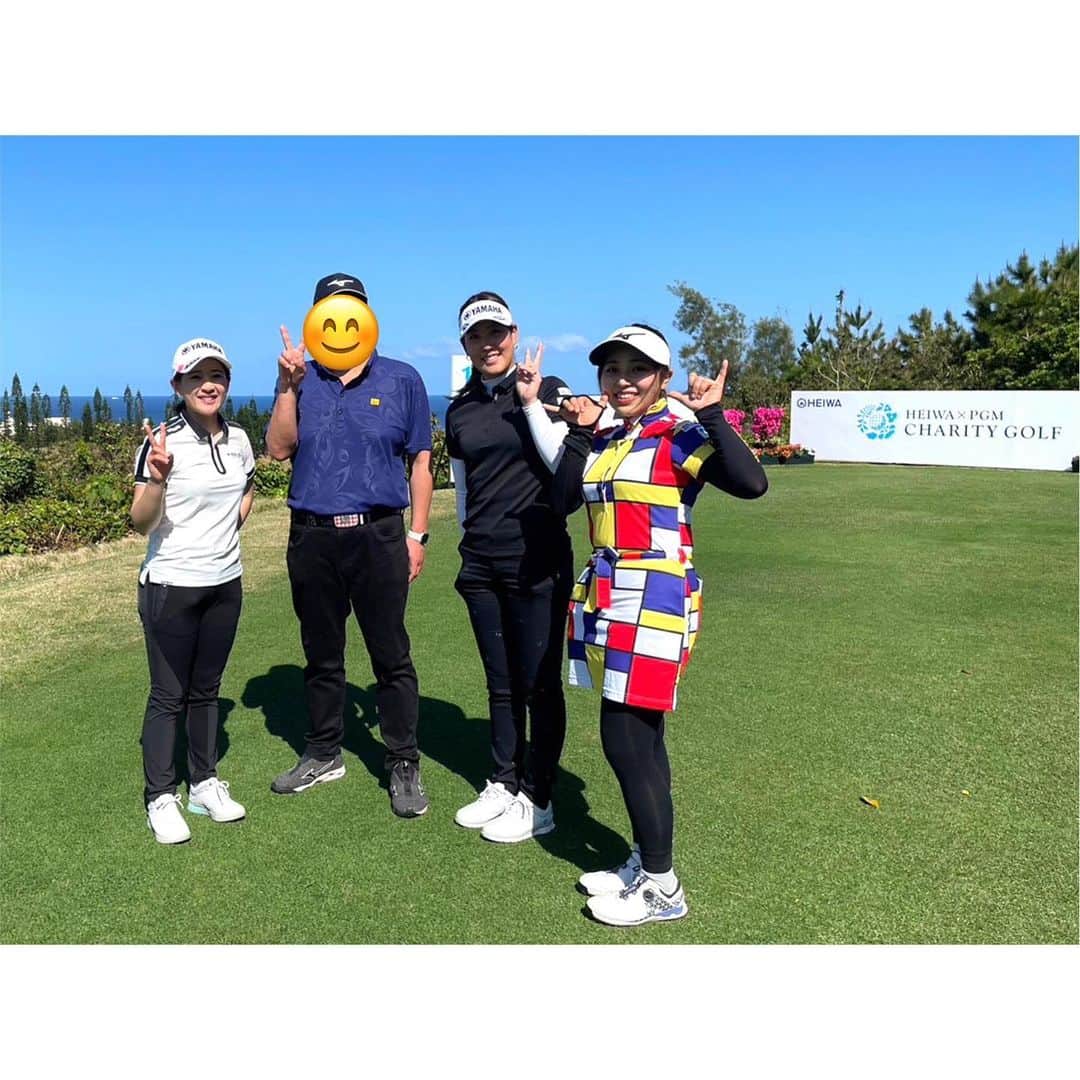 幡野夏生のインスタグラム：「#HEIWAPGMチャリティゴルフ 香妻陣一郎さんとペアを組ませていただき、7アンダー4位タイでフィニッシュしました🤩❤️ * 一流プロに囲まれて、私もこの舞台で戦いたいと強く感じました！ * 今回貴重な経験をさせていただきました、石原会長はじめ、 HEIWA、PGMグループの皆様、運営、関係者の皆様本当にありがとうございました🥹❤️ * #何もかも規模の大きな大会 #横に大きな私も流石に緊張しました #私もここで戦う！！！ * #ジーオーピー #PGM @pgm.official #環境ステーション @kankyo_station #成山商店 #loudmouth #ラウドマウスジャパン @loudmouth_japan_official #ミズノ @mizunogolf_japan #アイインテグレーション * #幡野夏生のプロゴルファーに私はなる #YouTube #YouTuber #ゴルフ #ゴルフスイング動画 #ゴルフスイング改造 #女子ゴルファー #ゴルフ女子 #ゴルフスイング #バーディーダンス #ゴルフ上手くなりたい #キャサリン #プロゴルファー #golf #golfswing #jlpga #lpga」