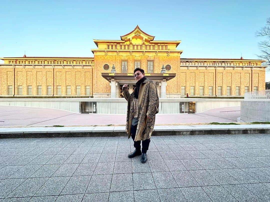 井田幸昌のインスタグラム：「皆さんやっほー。 9/30ここ集合ね。 #京都市京セラ美術館   美しいことする。  Hi everyone. We will meet here on 9/30. #kyoceramuseum of Art, Kyoto  A beautiful place awaits you.  @tamanegidosu  #タマネギどす」