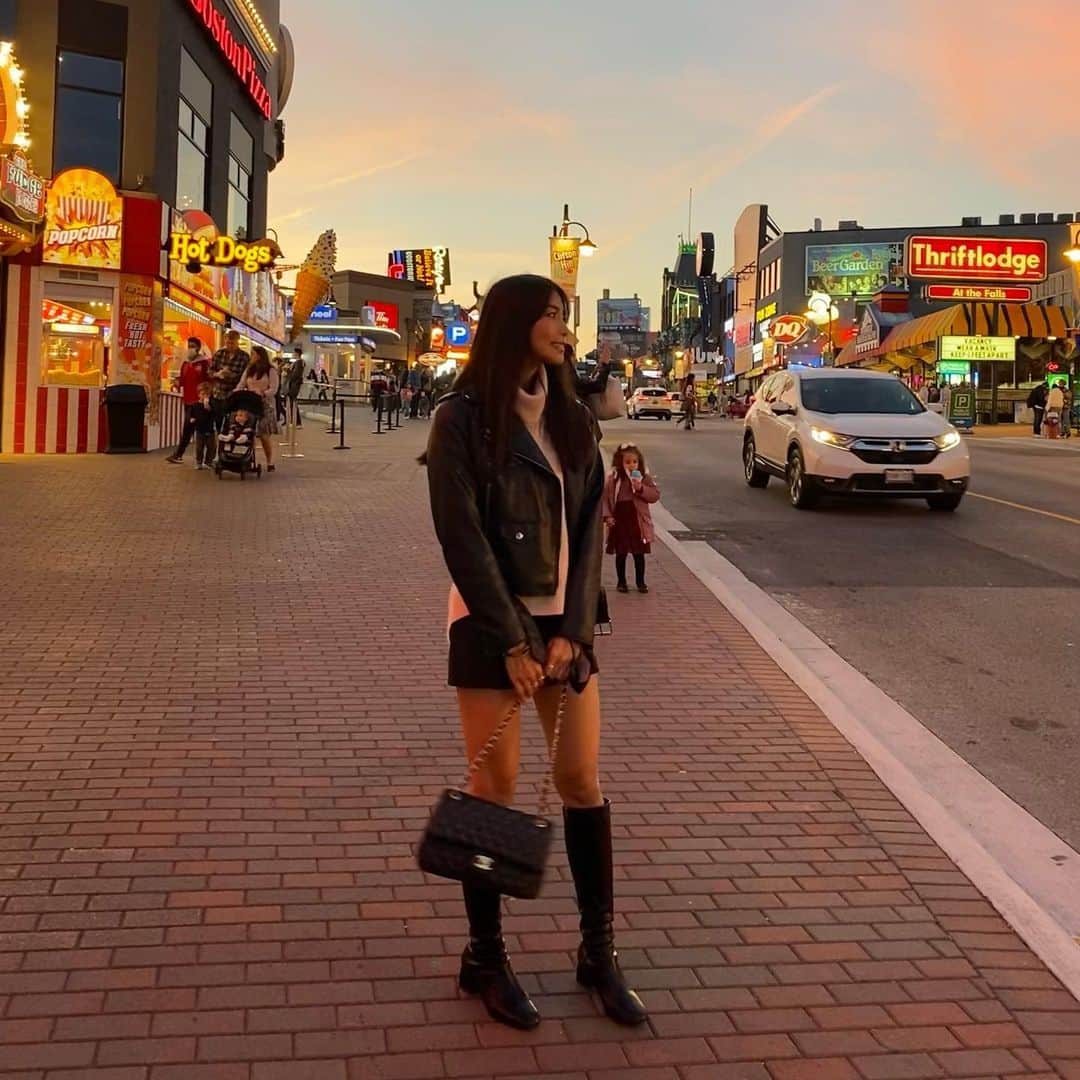 宮本あかりのインスタグラム：「ORANGE 🌭🍿🍦」