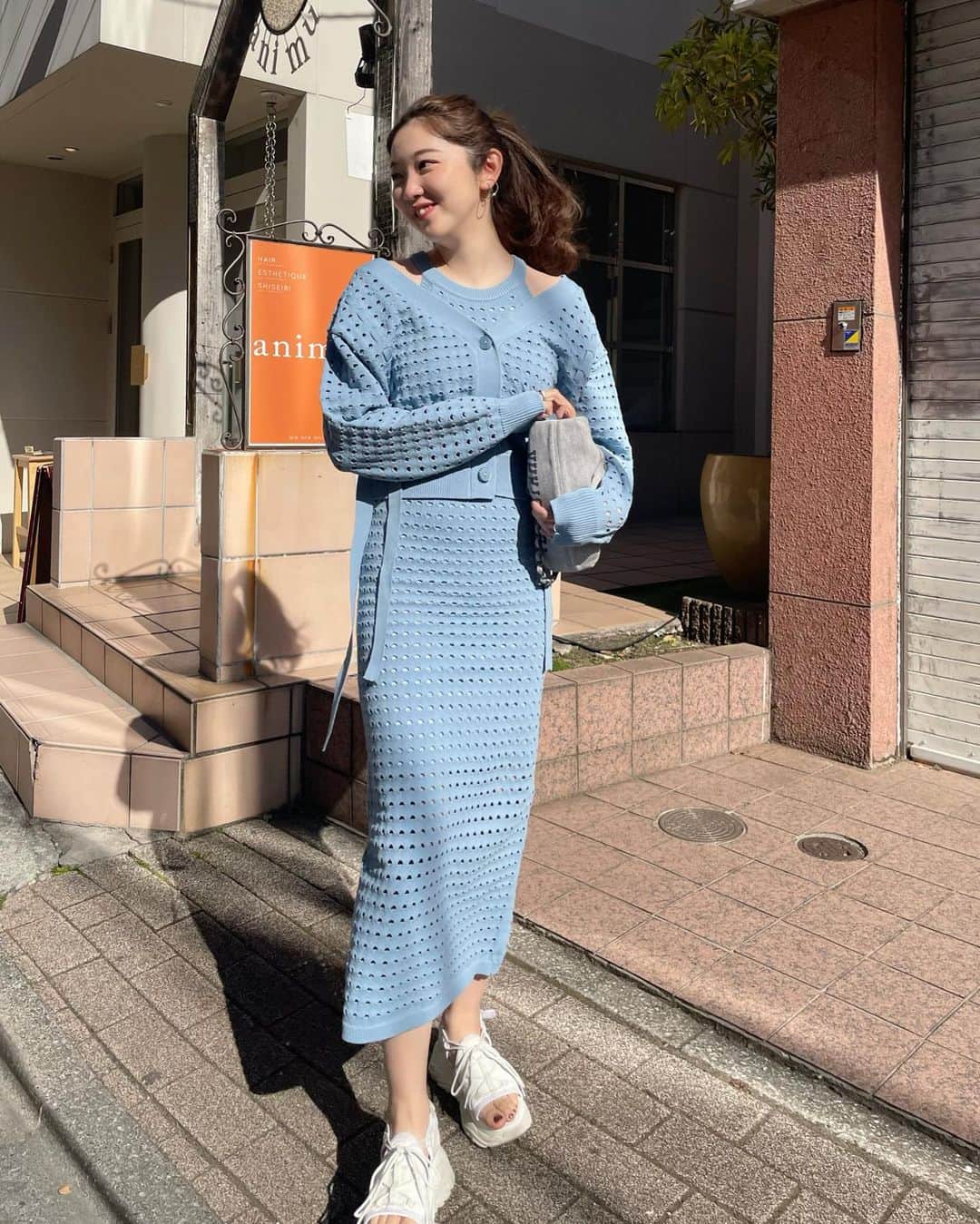 mina hinokuchiのインスタグラム：「. カタログにも掲載されてたこちらのメッシュワンピース。  カーデとワンピースがセットで 素材もほっこりしすぎず 少しスポーティーな雰囲気で着用していただけます◎ 夏は最後に載せた写真のように、中のアメスリワンピース1枚できるのもすごい可愛いと思います♡♡  紐が色んなところなら垂れてるのがポイント。 こちらも今週末お店に入荷です〜♪  . #Chico #チコ #salonbychico」