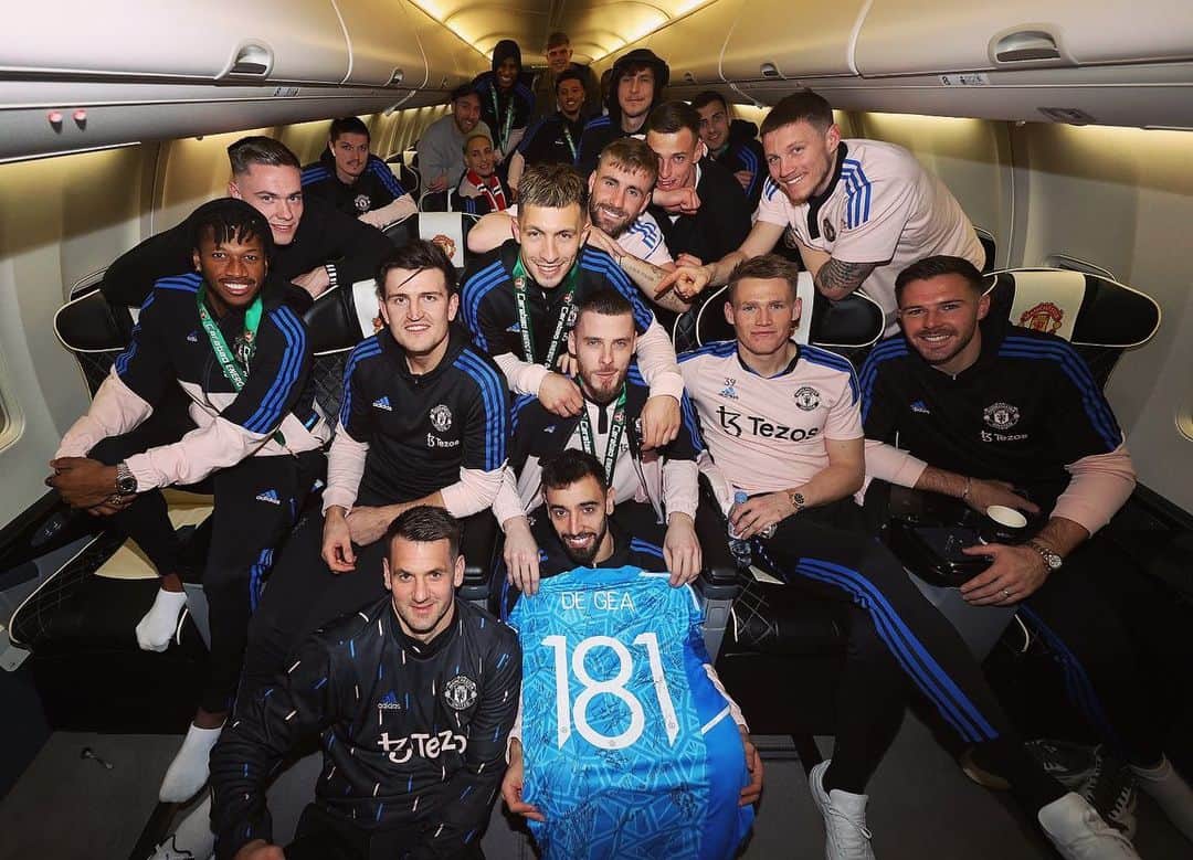 のインスタグラム：「This team, my teammates, my club ❤️」