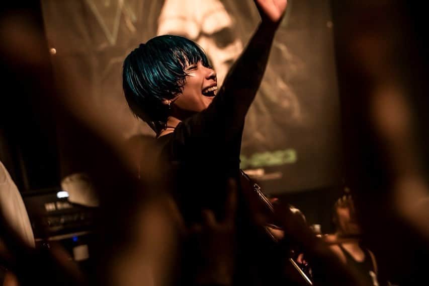 かなすのインスタグラム：「💣🔥CAFFEINE BOMB TOUR 2022〜2023🔥💣 2023. 2. 25 札幌PENNYLANE24  Photo by @hayachinphoto」