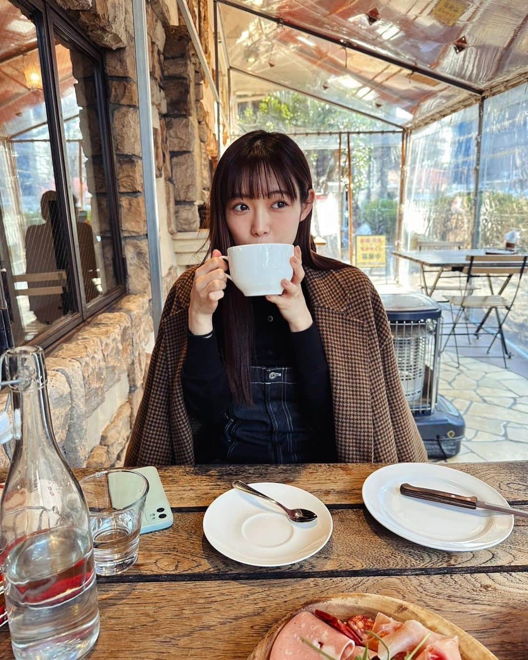山口乃々華さんのインスタグラム写真 - (山口乃々華Instagram)「ちょっと前に、美青 @mio_yuki とカフェへ〜 と言いつつ、パスタに生ハム盛りに、コーヒーを食べたり飲んだりしながら、話して話して話して…な時間。元気超回復！」2月27日 21時55分 - yamaguchi_nonoka_official