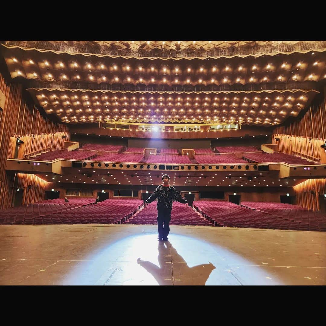 のインスタグラム：「舞台キングダム 帝国劇場での全公演　無事終戦！ 毎日沢山の方々の拍手で、とても元気付けられ 誰１人欠けず、この日を迎えられ とても幸せです  東京公演で、大千秋楽を迎えたキャストもいますが、地方でもその方たちの思いを持って、また一つ一つ武功を積み上げて行きます。  とりあえずほんとにホッとしました また、この帝国劇場に立てるように。 そして、背負える人間になれるよう頑張っていきます！  よし、次は大阪統一だ！」