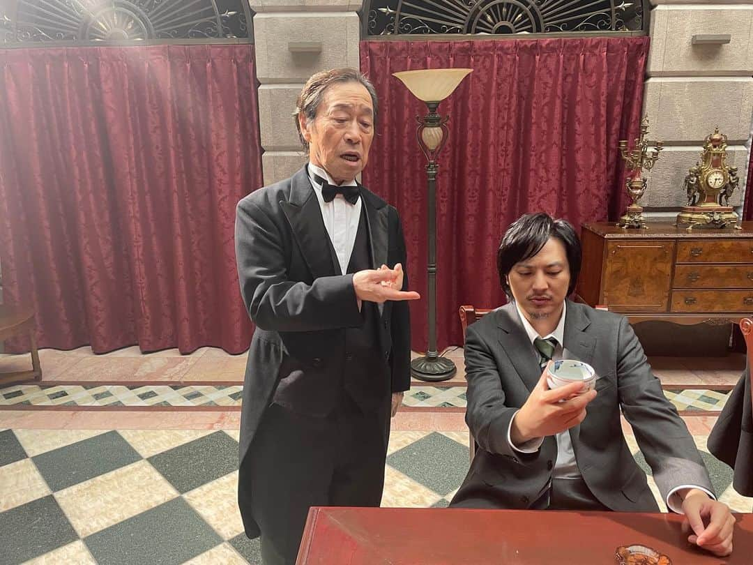 塚本高史のインスタグラム：「「ダ・カーポしませんか？」 今夜11時06分から6話！！  #ダカーポしませんか？ #テレビ東京 #ドラマ #刑事 #塚本高史」