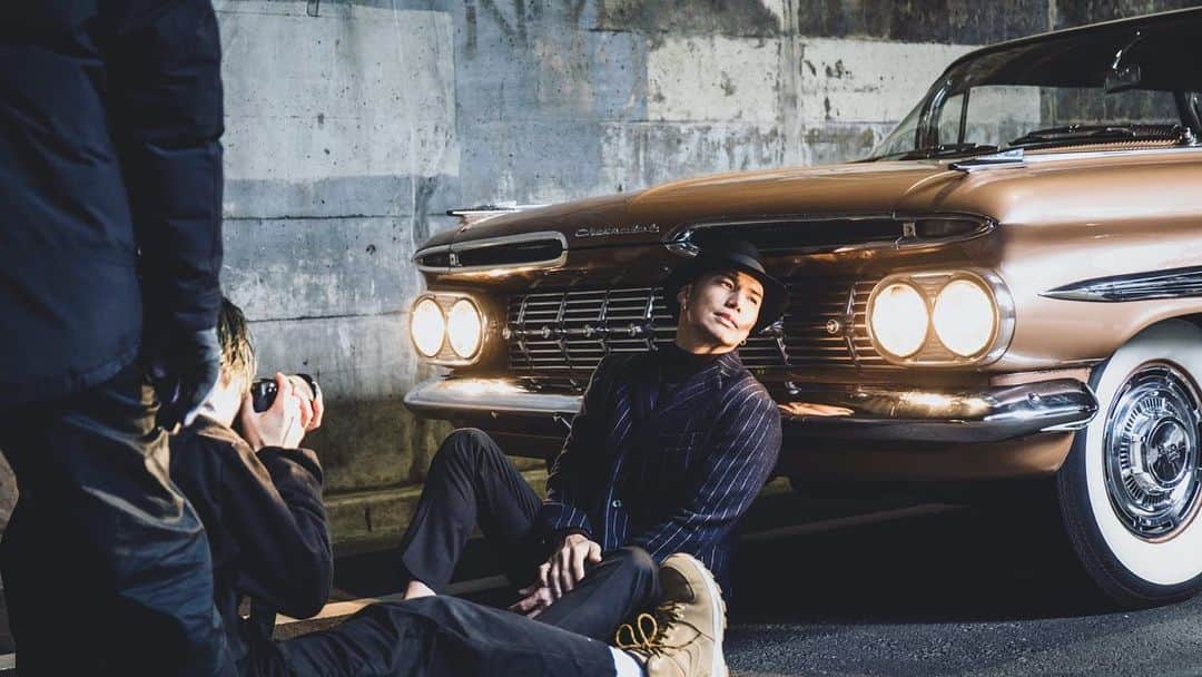 市原隼人さんのインスタグラム写真 - (市原隼人Instagram)「『GQ JAPAN』にて、人生で自分が初めて心を奪われた車Chevrolet Impala 1959と愛機Z1と共に撮影し、想いを話させていただきました。 お楽しみに…。 @gqjapan  #chevroletimpala  #1959  #kawasakiz」2月27日 22時56分 - hayato_ichihara