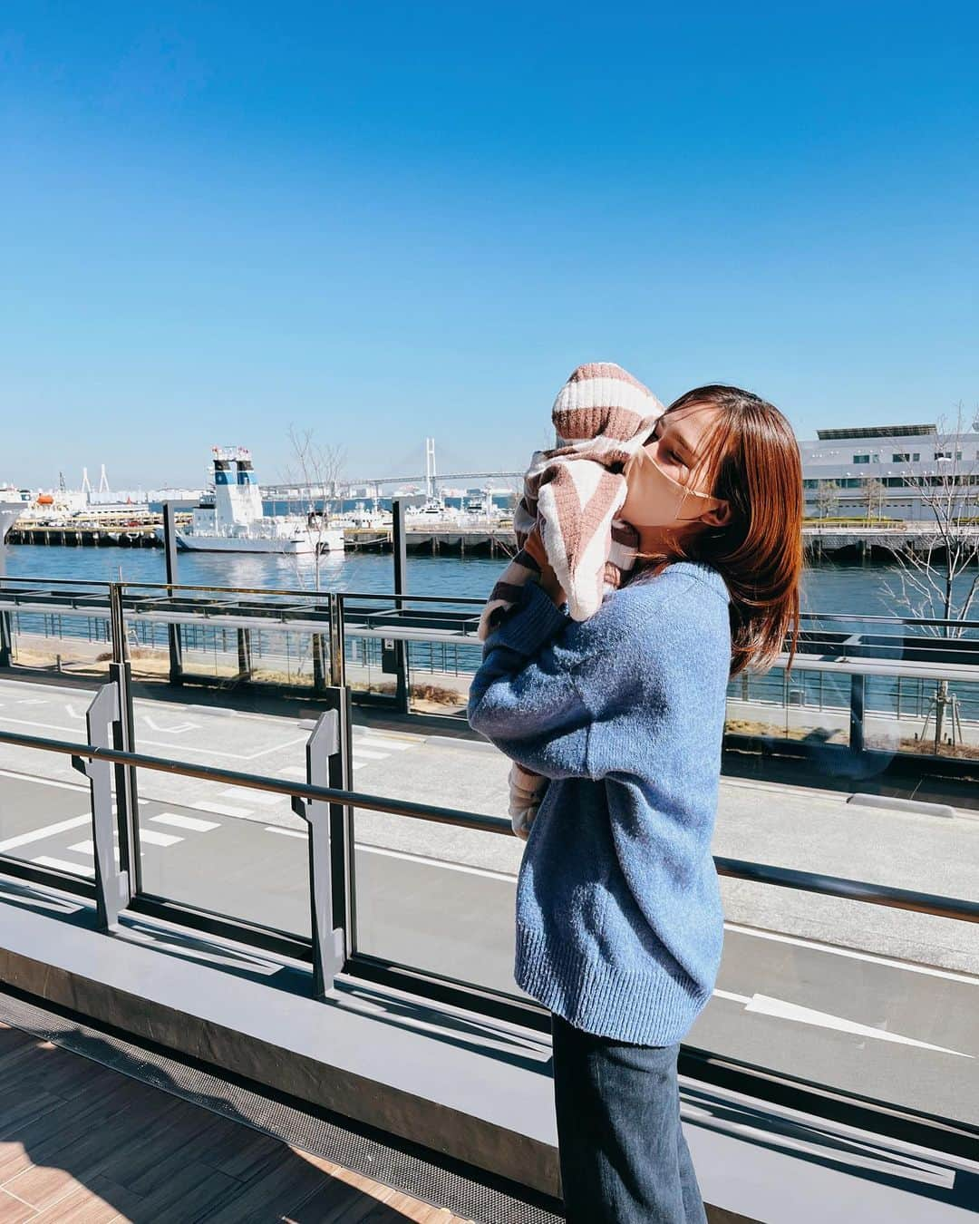 藤本真由さんのインスタグラム写真 - (藤本真由Instagram)「YOKOHAMA🛳🫶🇫🇷  #横浜デート #yokohama #お散歩日和 #👟 #女の子ベビー #子育てママ #休日の過ごし方」2月27日 23時03分 - mayusuke25