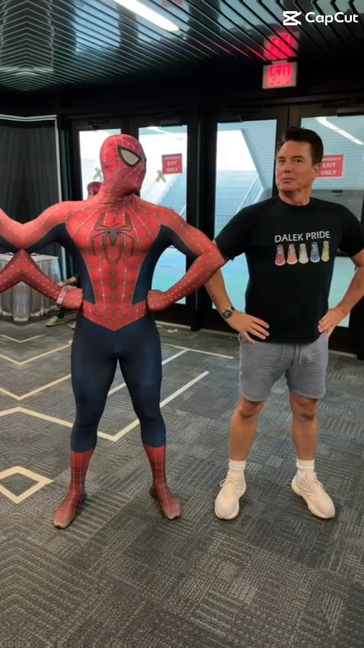 ジョン・バロウマンのインスタグラム