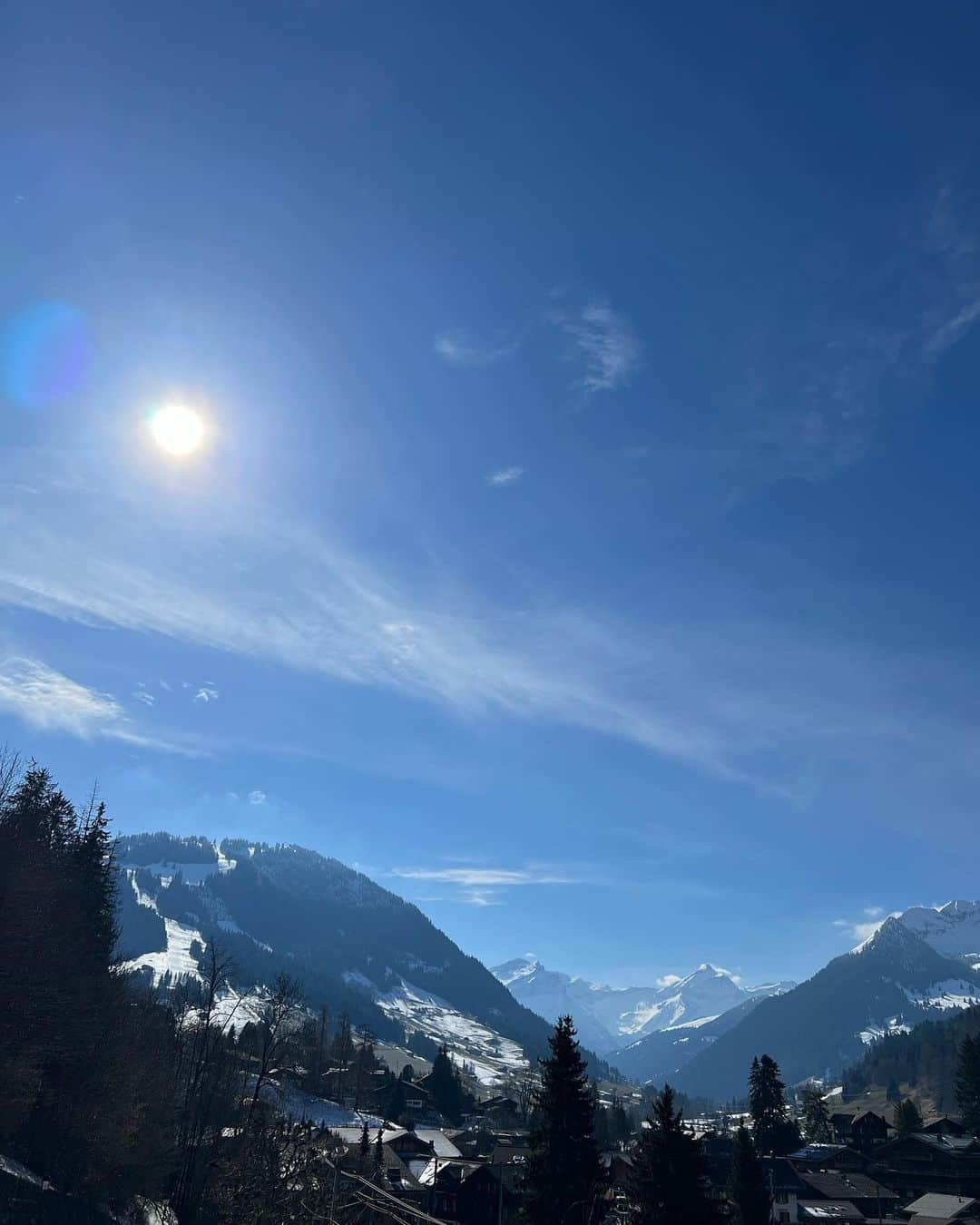 デニス・スアレス・フェルナンデスさんのインスタグラム写真 - (デニス・スアレス・フェルナンデスInstagram)「👱🏻‍♂️👩🏻❄️🇨🇭🏔️」2月27日 23時14分 - denissuarezfernandez