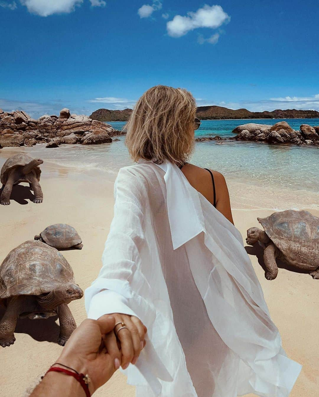 Murad Osmannのインスタグラム：「#FollowMeTo Seychelles with @rafflesseychelles @all_mea   If you're dreaming of a secluded escape, the Seychelles islands are perfect for you! With pristine white sand beaches, lagoons, and rainforest, these islands are a paradise for nature lovers. Plus, the locals are friendly and hospitable, so you'll be made to feel at home from the moment you set foot on these Islands」