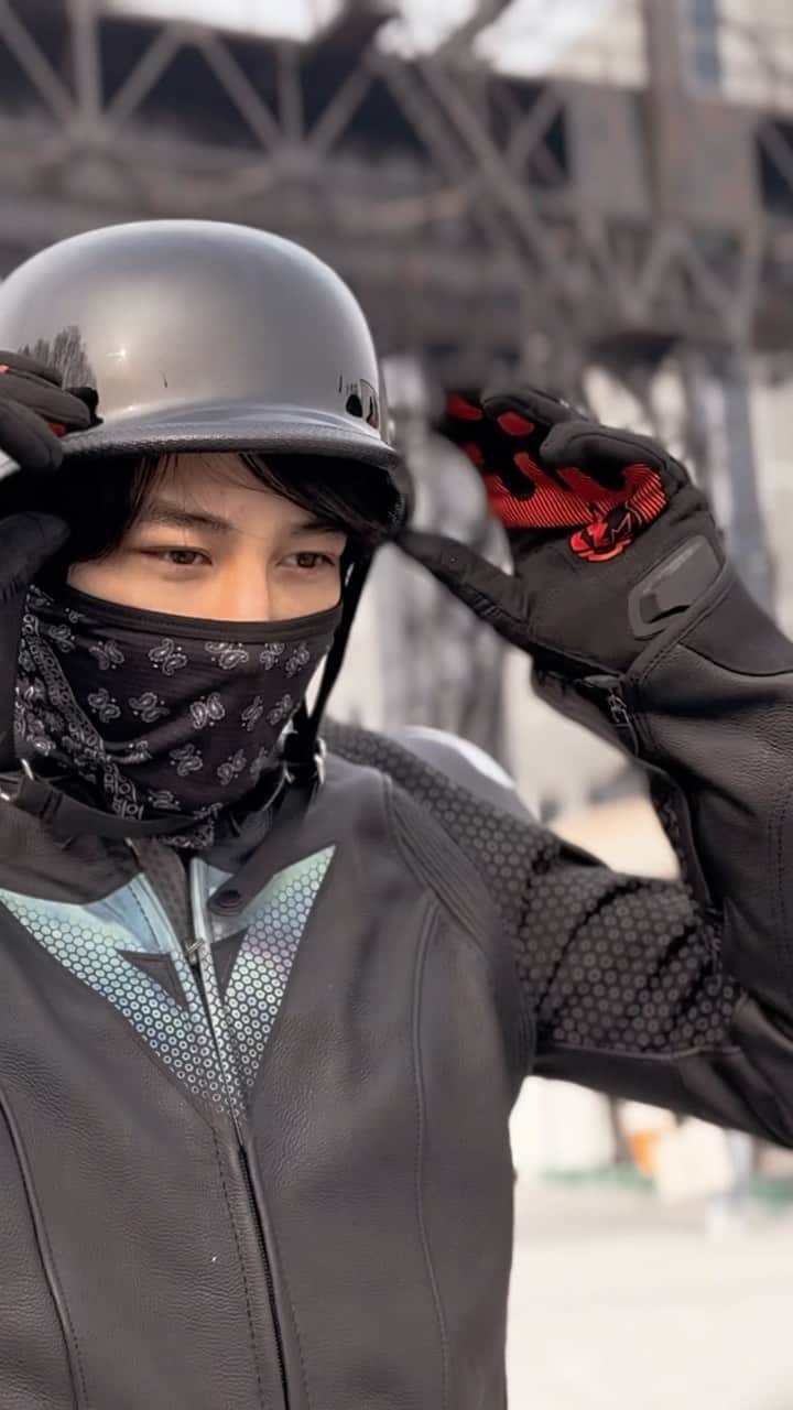 プリンス・マックのインスタグラム：「When you put Michael Jackson, Chinese Rap and Ducati together. #michaeljackson #ducati」