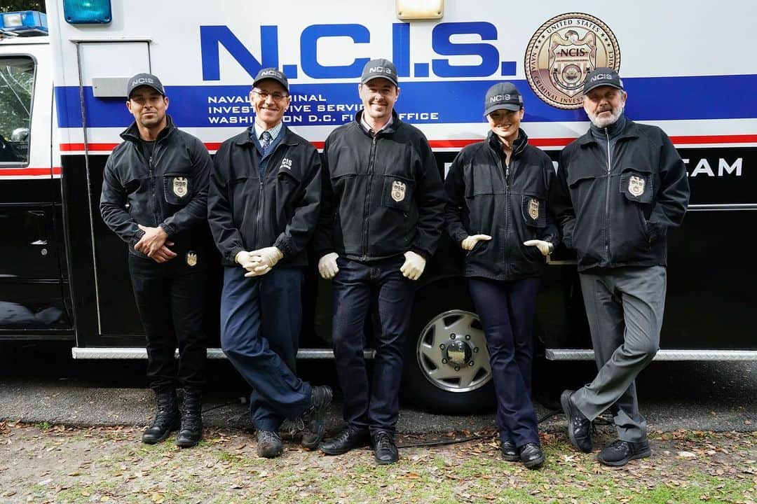 ウィルマー・バルデラマのインスタグラム：「Tonight Monday at 9pm will mark an undeniable achievement for this beautiful family, this one goes out to the crew, producers, writers and every actor that has shared the screen on this unstoppable show.. #NCIS 450 EPISODES!」