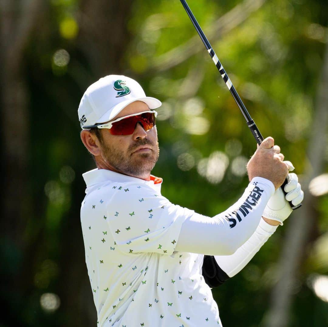 のインスタグラム：「Couldn’t ask for a better location to start the @livgolf_league season. Even better to see @bgrace20 get a podium spot for third! Momentum is building for @stingergc_ 🦂」