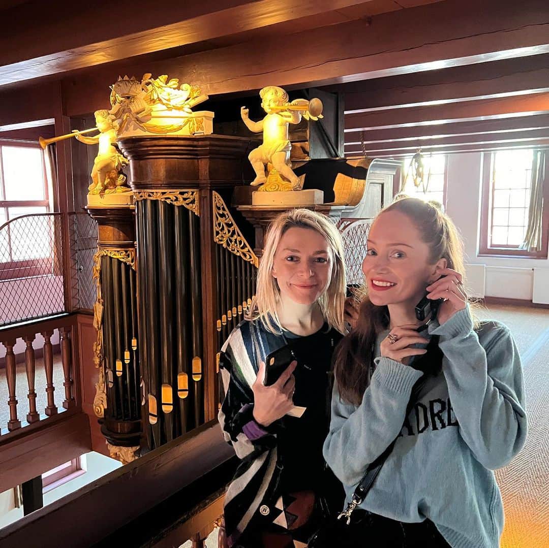ロッテ・ヴァービークのインスタグラム：「When your friend is visiting from abroad and together you are tourists in your own town 💕」
