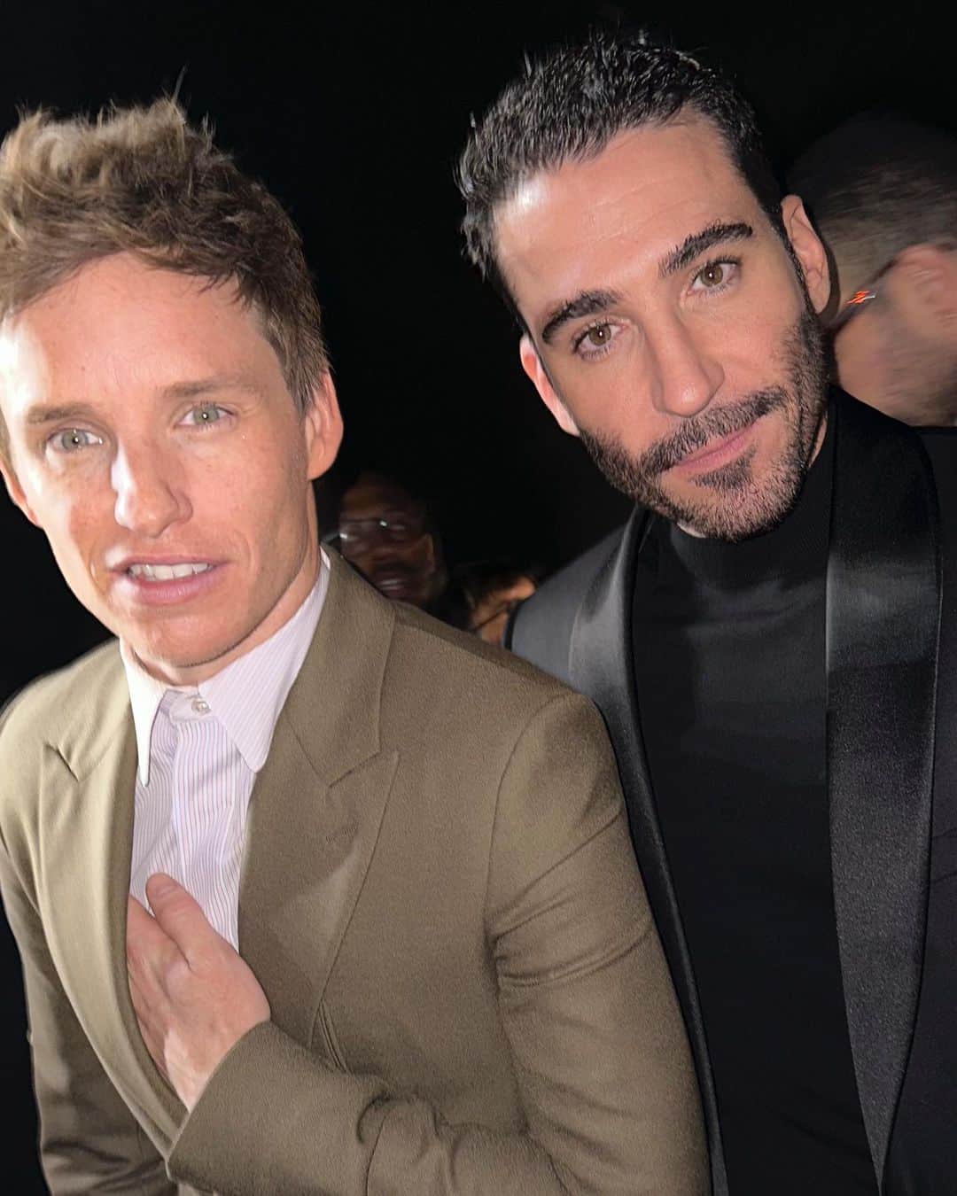 ミゲル・エンジェル・シルベストレのインスタグラム：「Zipi  y Zape #eddieredmayne  @junior_cedeno  @dior @_._ka_._  @diorbeauty」