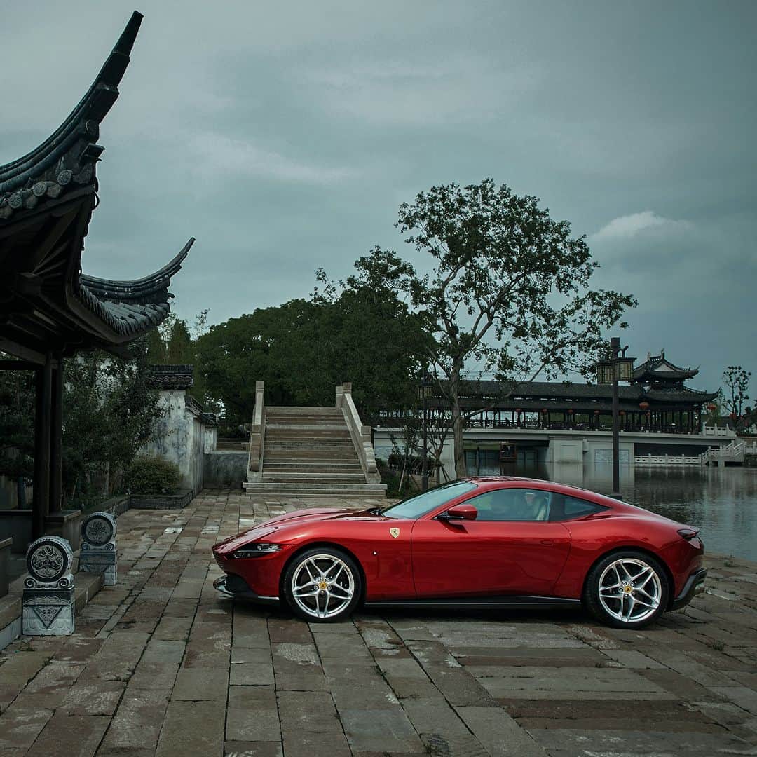 のインスタグラム：「The #FerrariRoma — a masterstroke of understated luxury.  #LaNuovaDolceVita #Ferrari #FerrariAPAC」