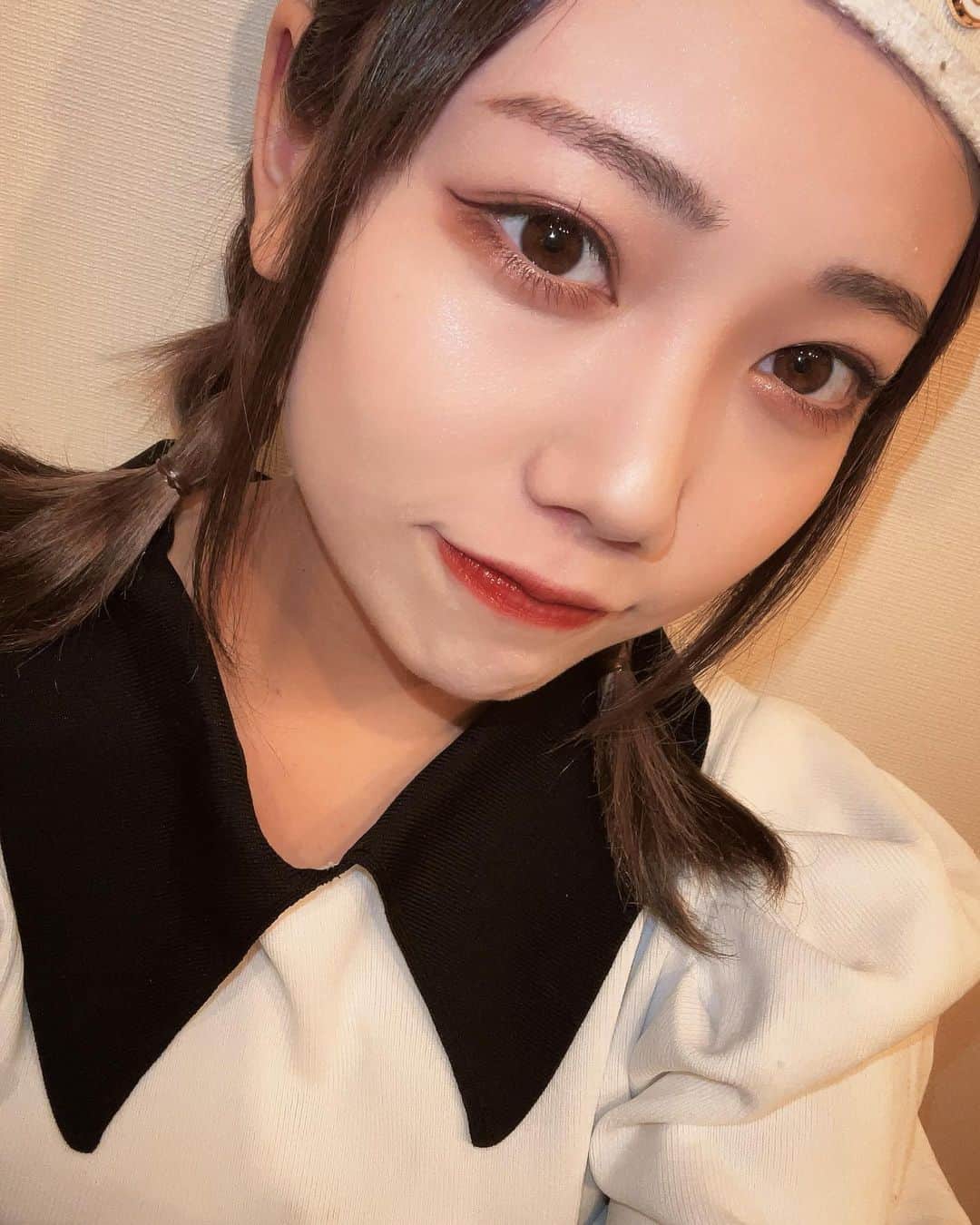 長久玲奈のインスタグラム：「ずっっっとやりたかった眉毛アートを、湘南AGAクリニック横浜院さんでやって来ました！🥺✨  前髪をあげるのに自信をもらった！♡  もう最高…🫶  初めてで不安だったんだけど、丁寧に例の画像と一緒に説明してくださったり、施術中の時も何度も痛みを気にかけてくれて安心して施術終わりました！  3枚目は、担当してくださったアートメイク看護師の越原さん✨  話しやすくて、デザイン決めの時など、優柔不断な私に付き合ってくださりました🥺  とても丁寧でした！  女性の方は、化粧も楽になるのでおすすめです！眉毛に自信ない方も是非！✨  @sbc_artmake_yokohama @sbc_artmake_koshihara  #湘南AGAクリニック #湘南AGAクリニック横浜院 #医療アートメイク #アートメイク #眉アートメイク #最高すぎた」